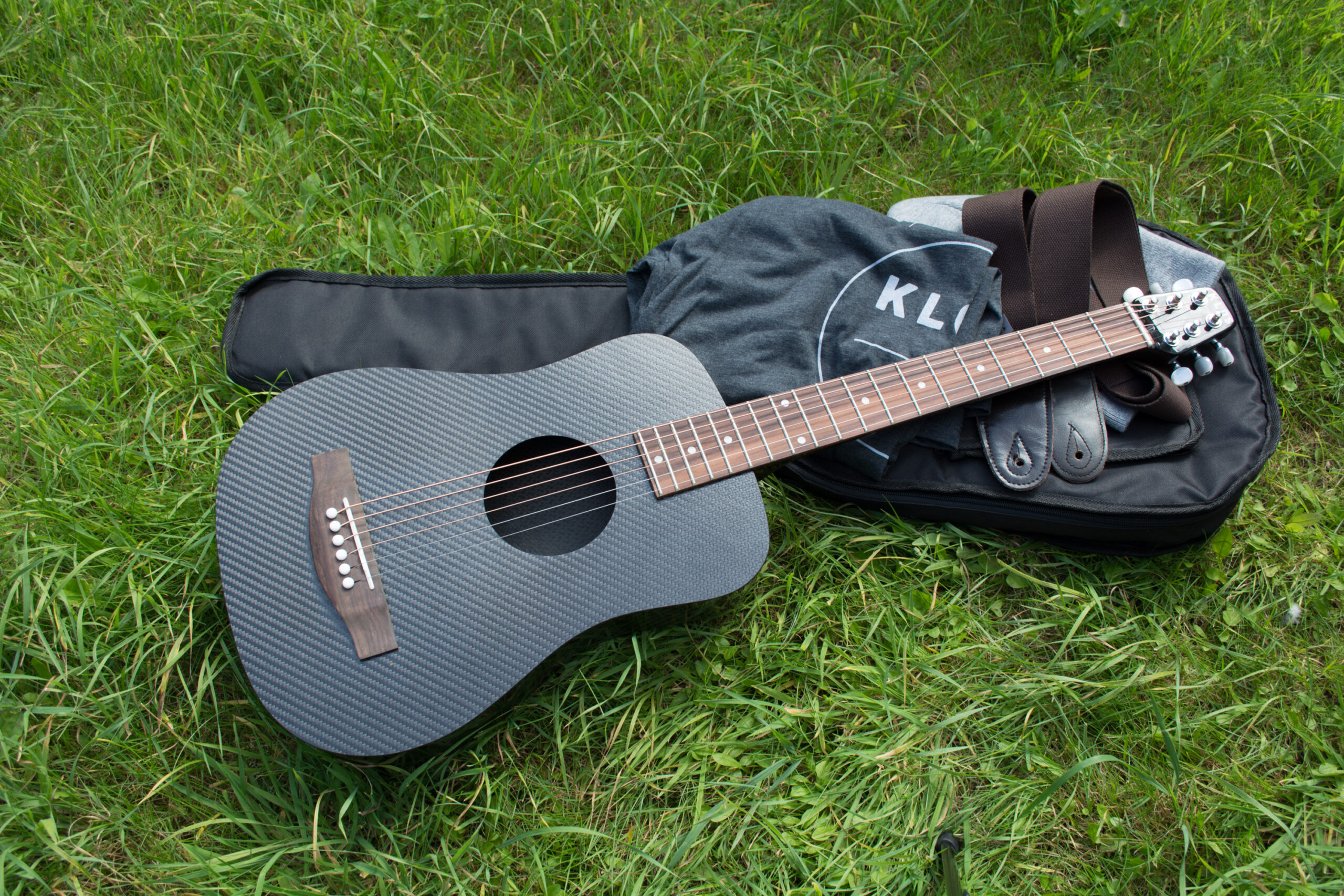 KLŌS 2.0 Carbon Fiber Travel Guitar with Gig Bag and Accessories