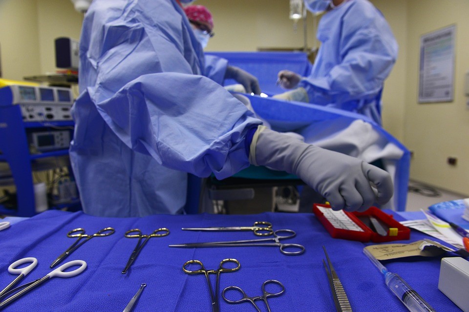 Surgeon with surgery instruments