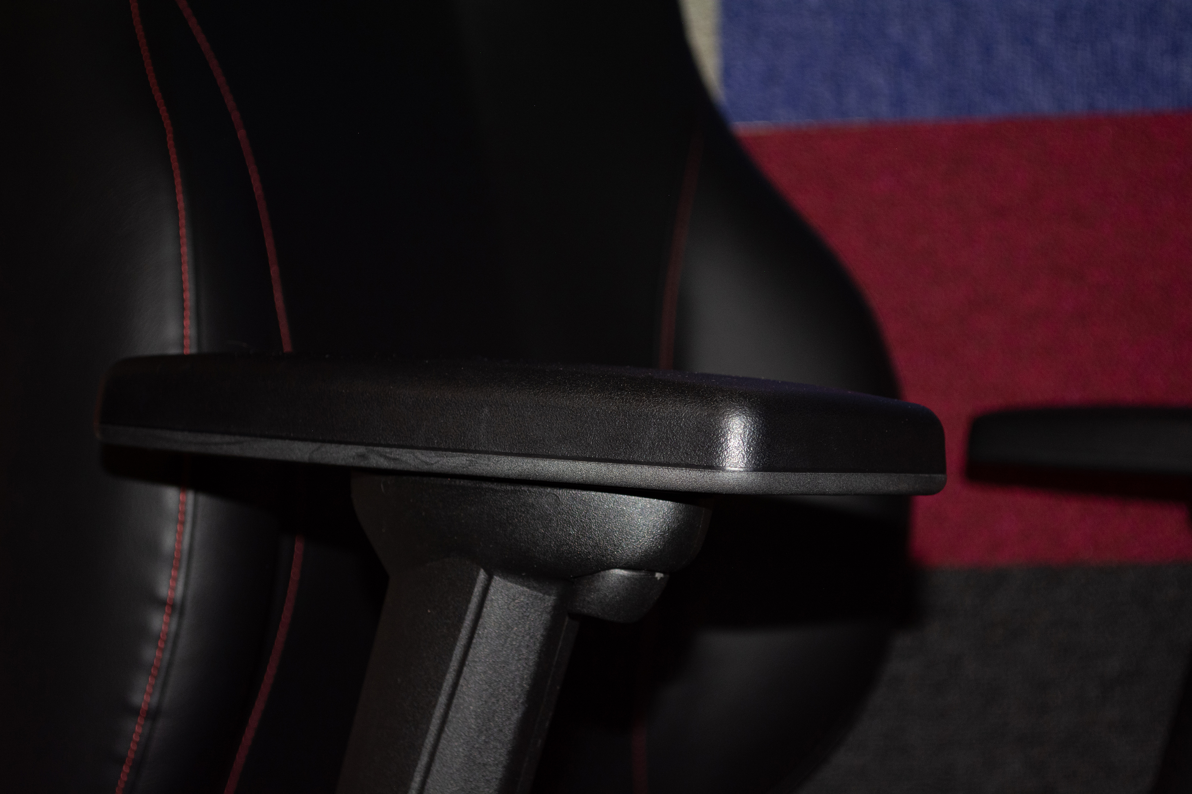 Armrest on the EDGE GX1 gaming chair