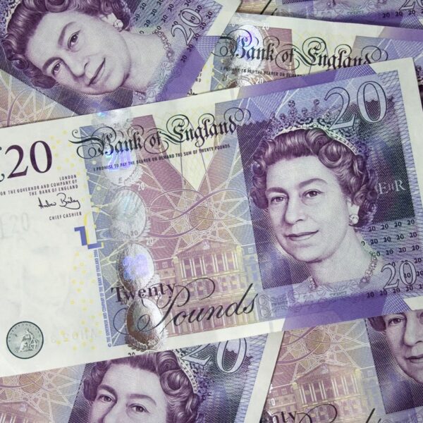 Pound sterling banknotes