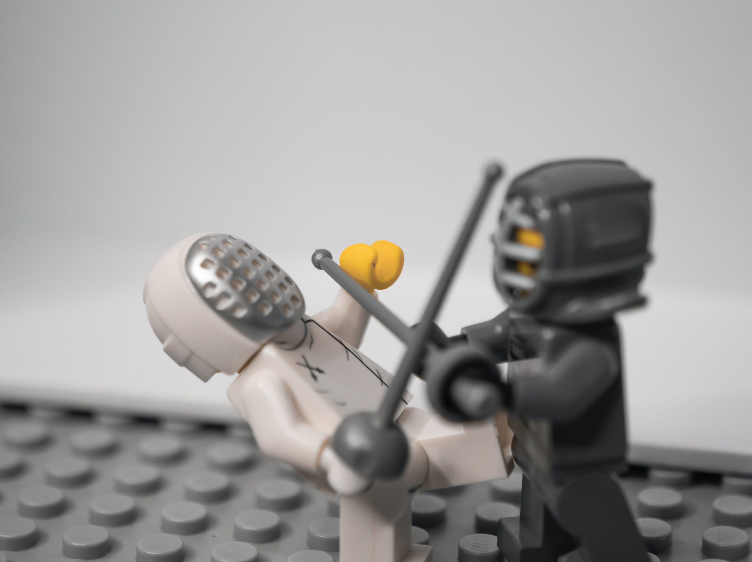 LEGO Minifigures fencing
