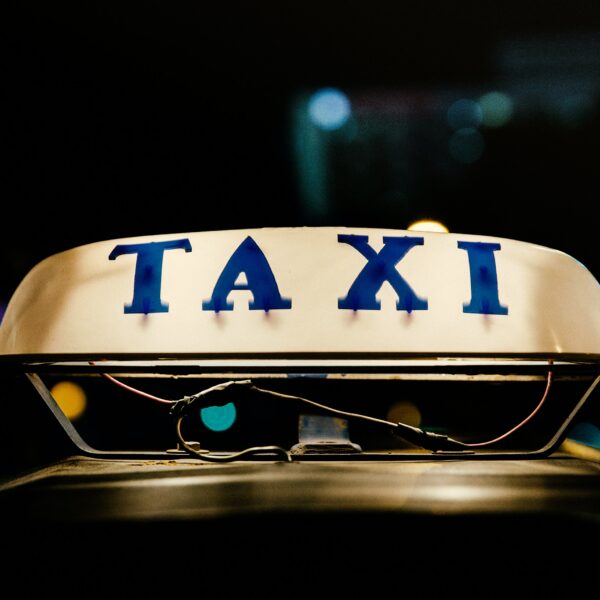 Taxi roof sign