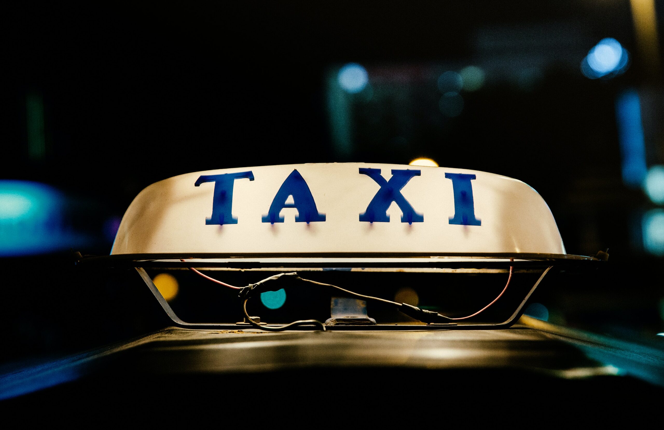 Taxi roof sign