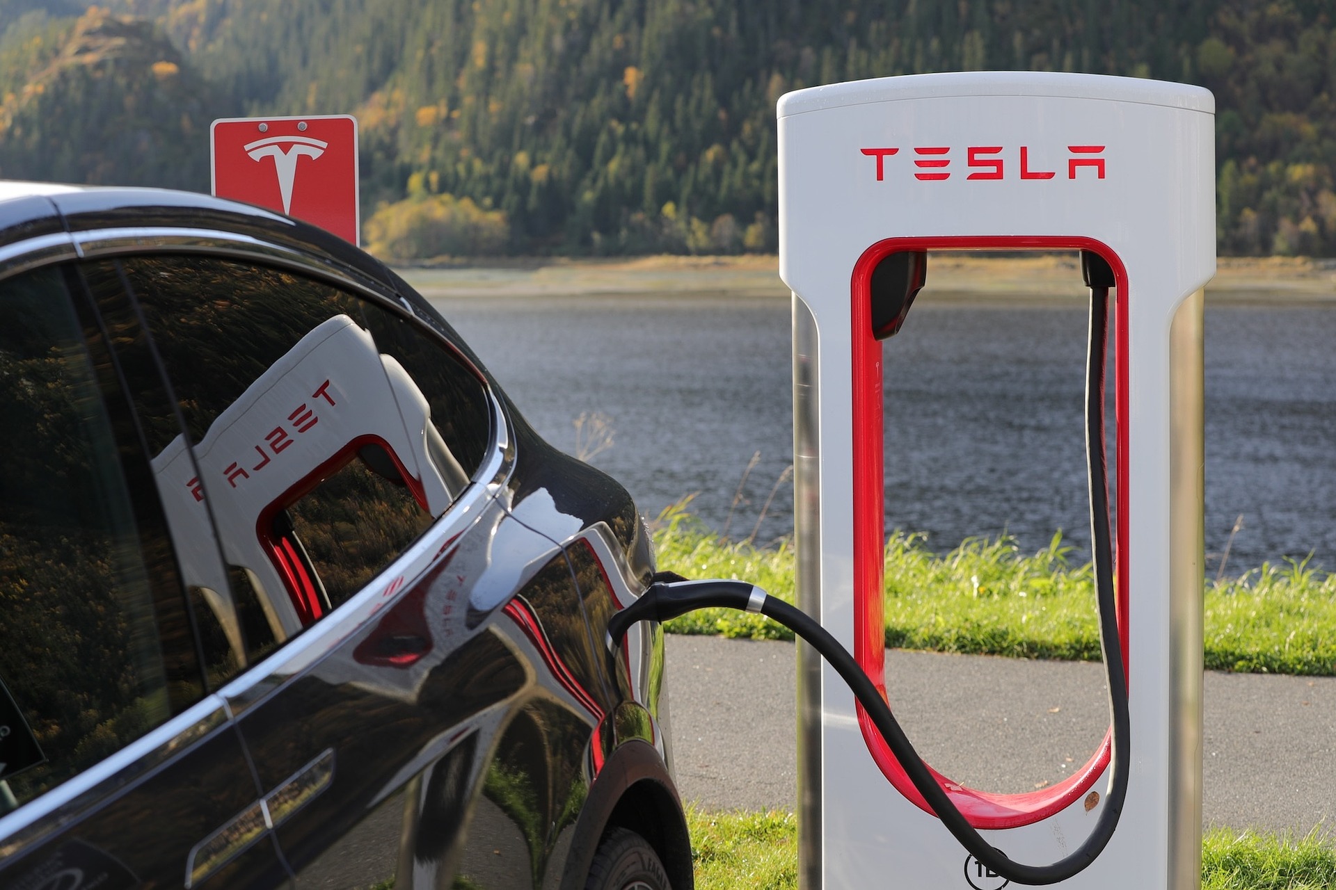 Tesla model X charging